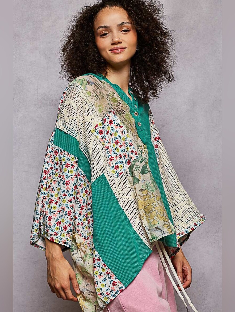 2-0705 POL Patchwork Floral Green Poncho Lightweight Top - Picture 3 of 5